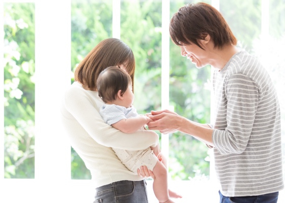 お客様のリクエストに、じっくり耳を傾ける大工職人たち